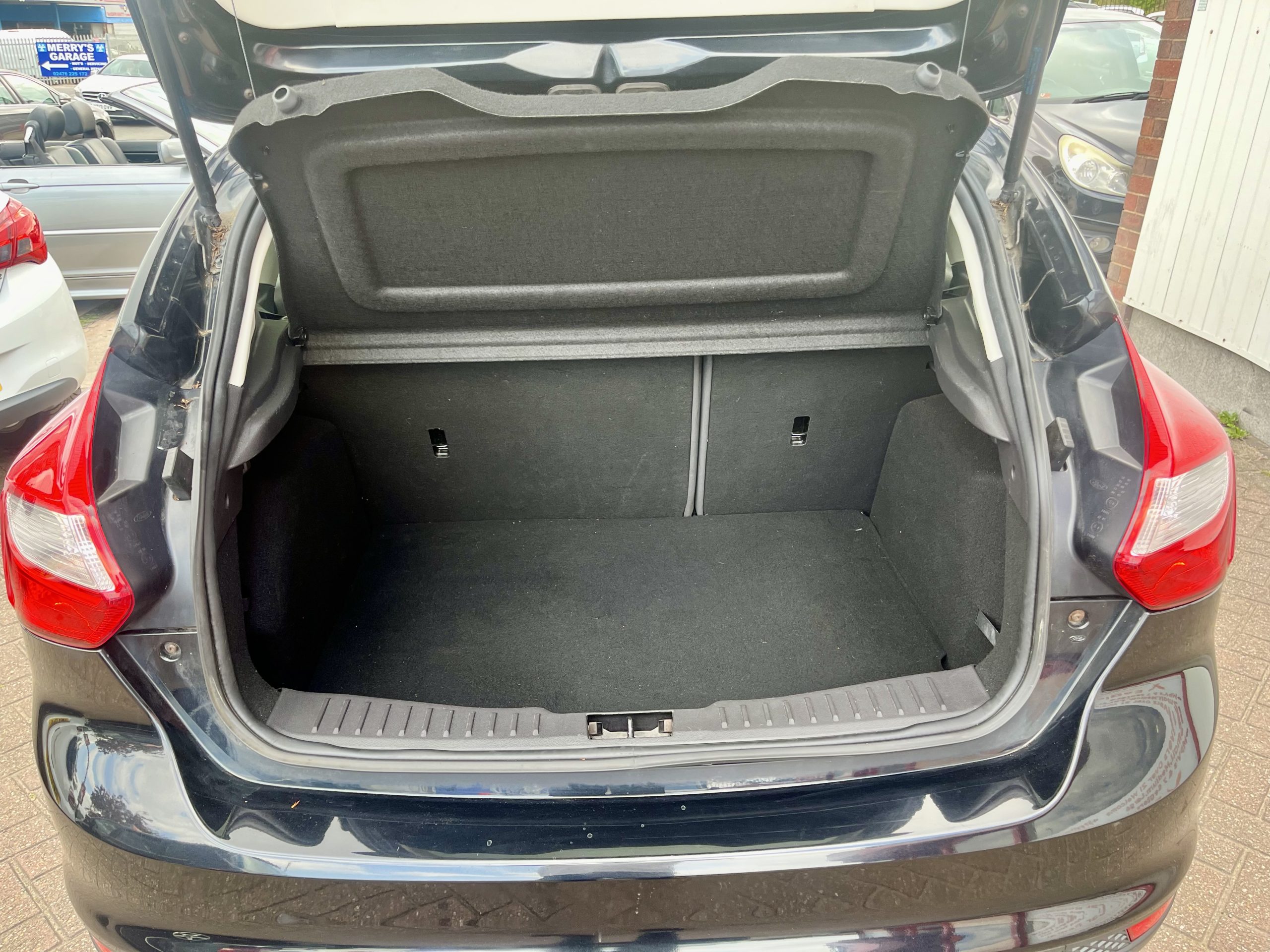 FORD FOCUS ZETEC 1.6 PETROL