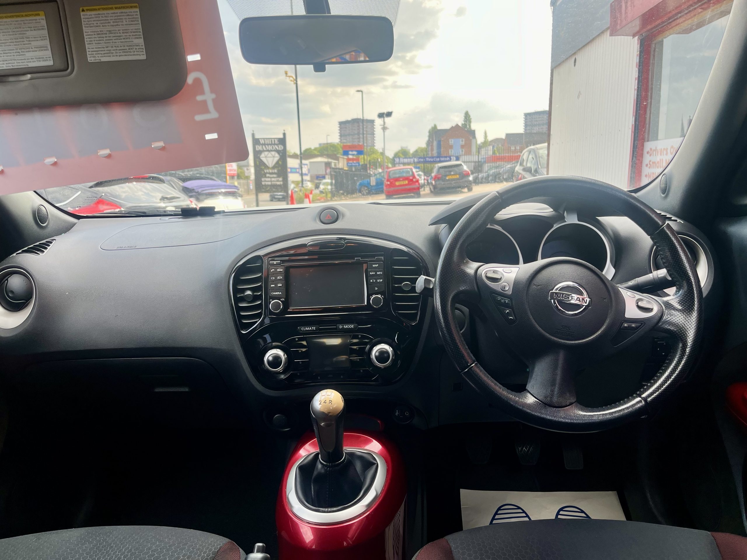 NISSAN JUKE PREMIUM 1.6 PETROL